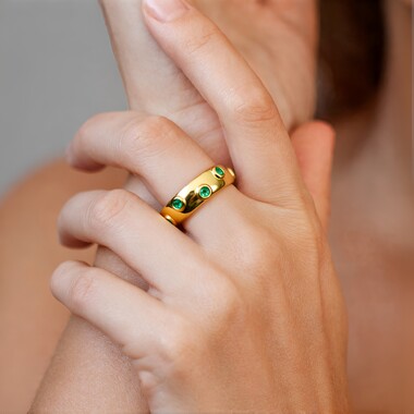 Anillo en plata con Esmeralda de Rusia