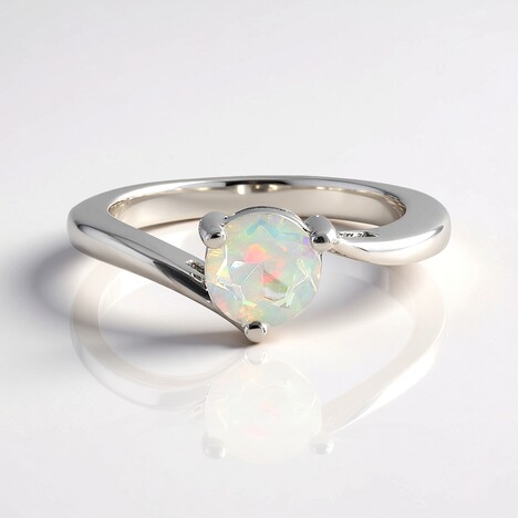 Anello in argento con Opale di Welo