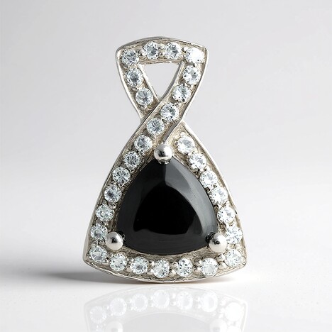 Ciondolo in argento con Ematite Nera