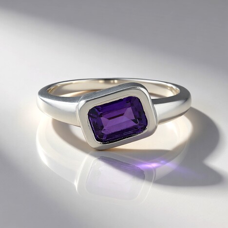Anello in argento con Ametista Siberiana