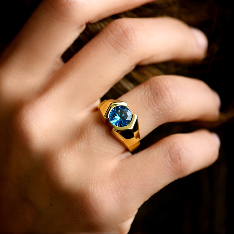 Gouden ring met een Ratanakiri zirkoon (de Melo Gold)