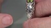 Zilveren ring met een peridoot (de Melo Essence)