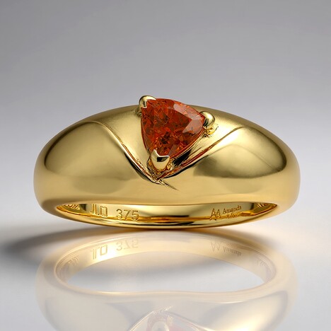 Anello in oro con Spessartina Californiana (Amanda Adkins)