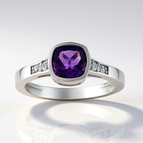 Anello in argento con Ametista Siberiana