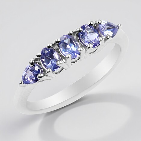 Anello in argento con Tanzanite