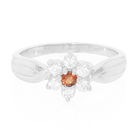 Zilveren ring met een oranje saffier