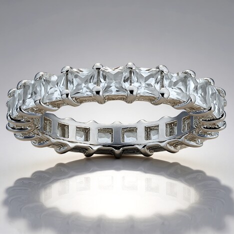Anello in argento con Zircone
