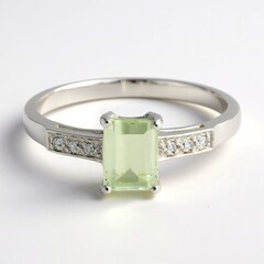 Anello placcato in platino con Kunzite Canarino