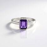 Anello in argento con Ametista Siberiana