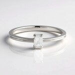 Anello in argento con Petalite