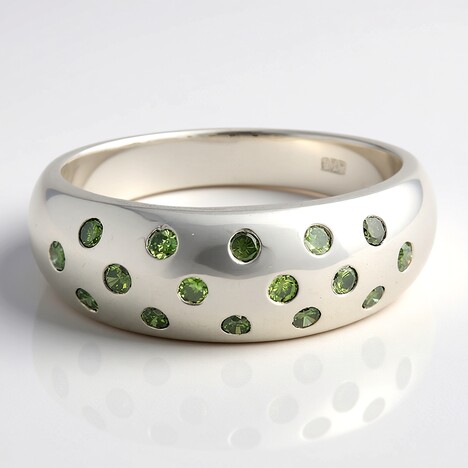 Anello in argento con Diamante Verde Smeraldo