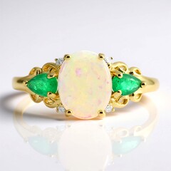 Anello in oro con Opale Australiano