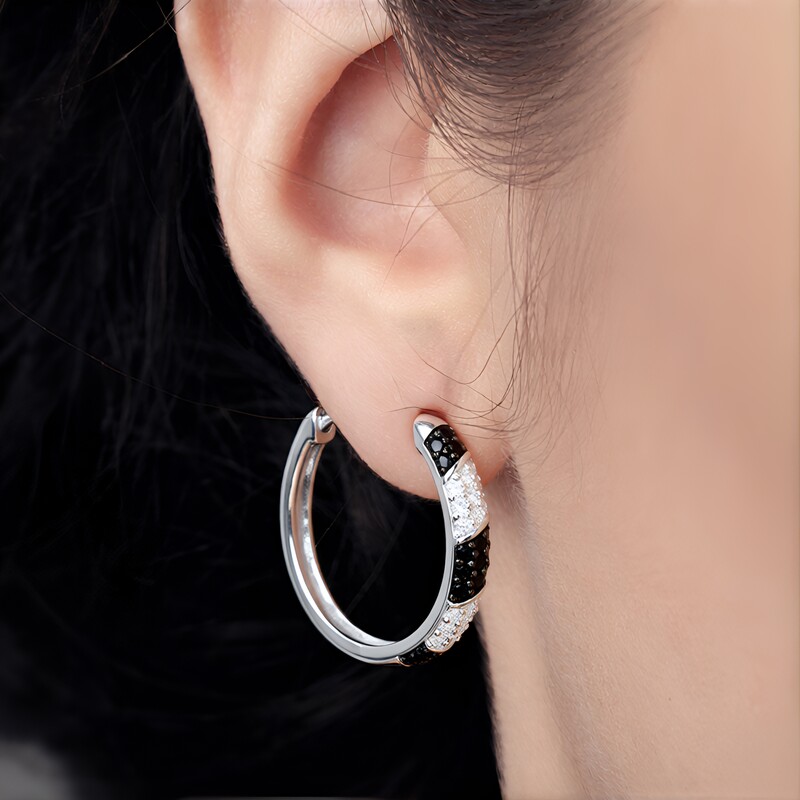 Pendientes en plata con Espinela negra