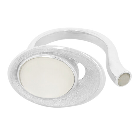 Zilveren ring met een maansteen