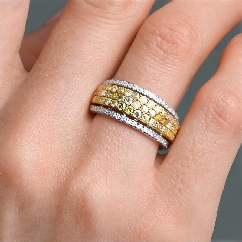 Anillo en oro con Diamante fancy SI2 (CIRARI)