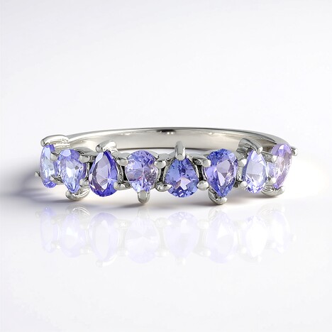 Anello in argento con Tanzanite