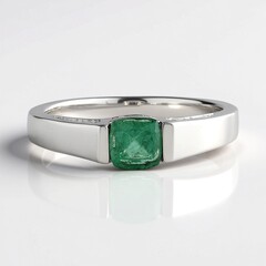 Anello in argento con Apatite Verde