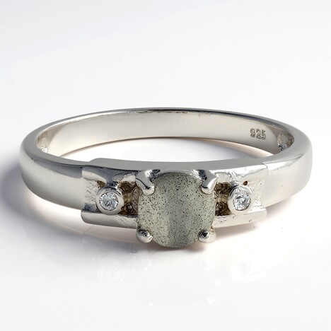 Anello in argento con Spectrolite