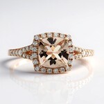 Anello in oro con Morganite AAA