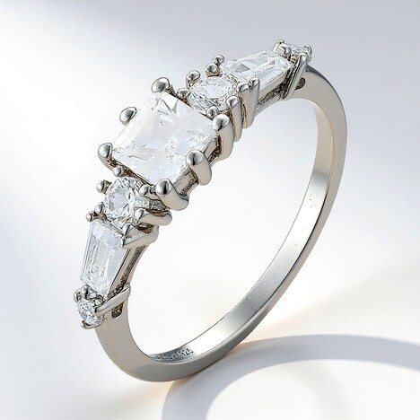 Anello in argento con Zircone