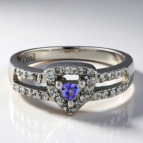 Anello placcato in platino con Tanzanite non riscaldata