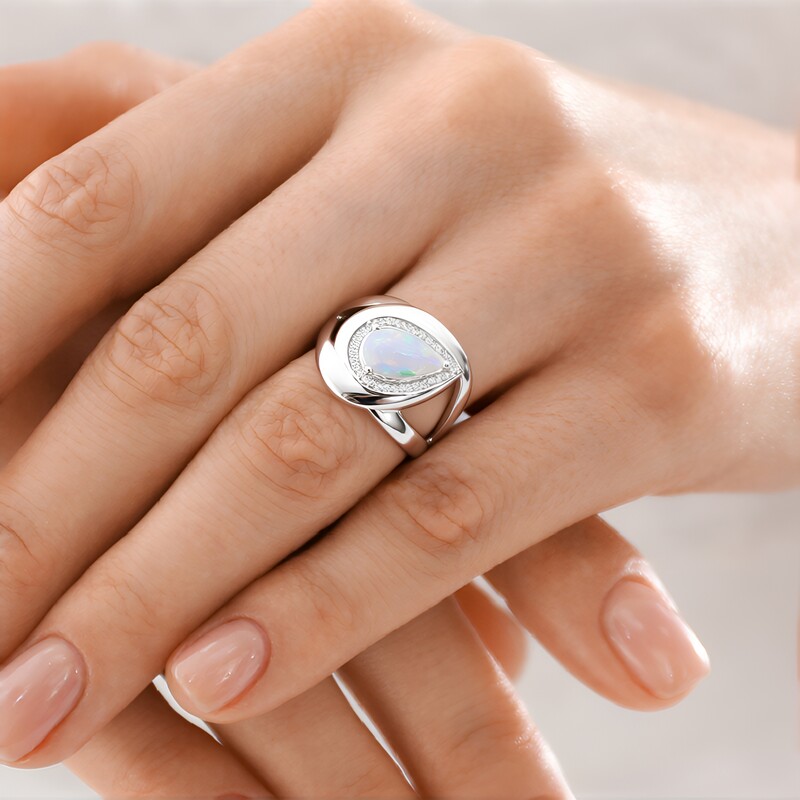 Zilveren ring met een AAA Welo-opaal (de Melo)