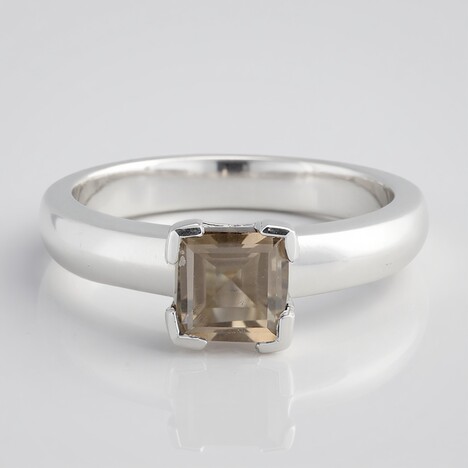Anello in argento con Quarzo Fumè