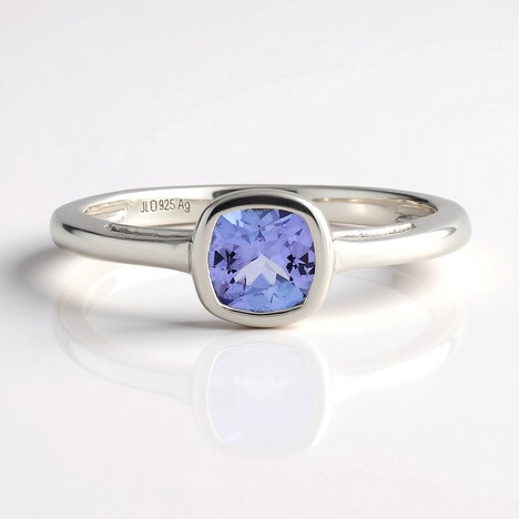 Anello in argento con Tanzanite