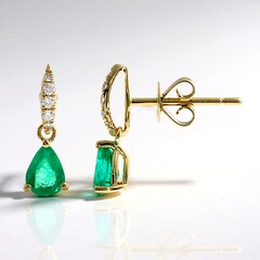 Orecchini in oro con Smeraldo Zambia AAA