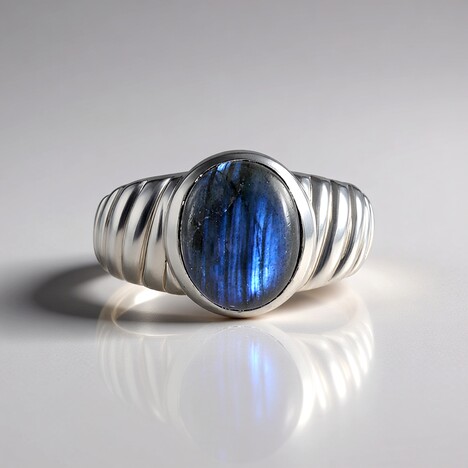 Anello in argento con Labradorite
