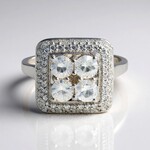 Anello in argento con Zircone