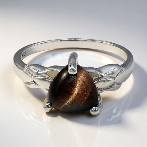 Anello in argento con Occhio di Tigre Rosso