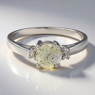 Anillo en plata con Espectrolita