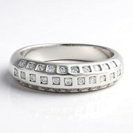 Anillo en plata con Zircón