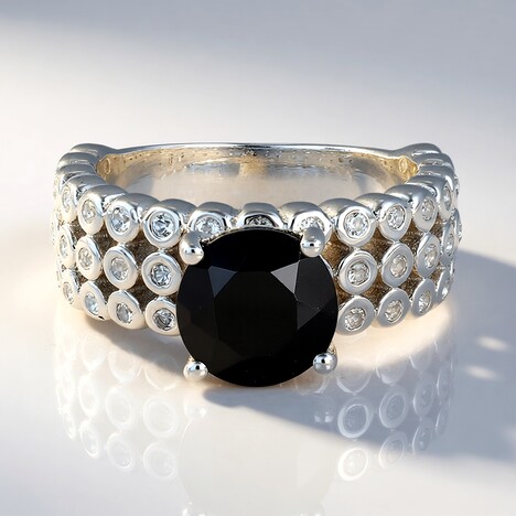 Bague en argent et Spinelle noir