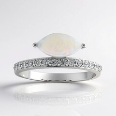 Anello in argento con Opale Bianco