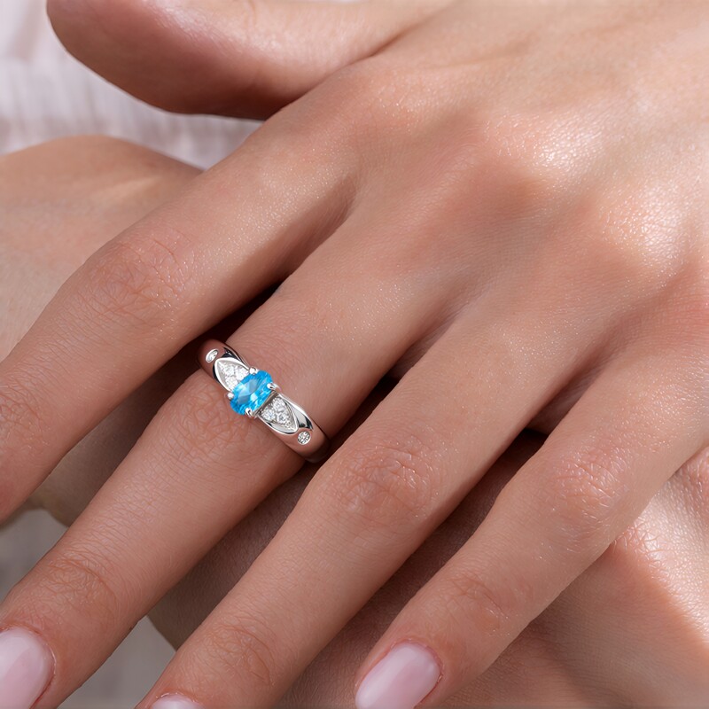 Bague en argent et Apatite bleu néon