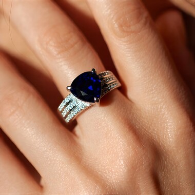 Anillo en plata con Hematita negra