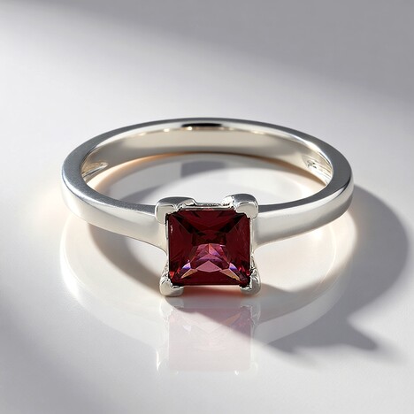 Anello in argento con Rodolite Lampone