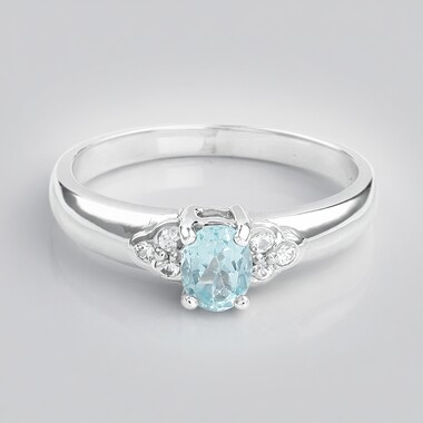 Anillo en plata con Fluorapatita verde