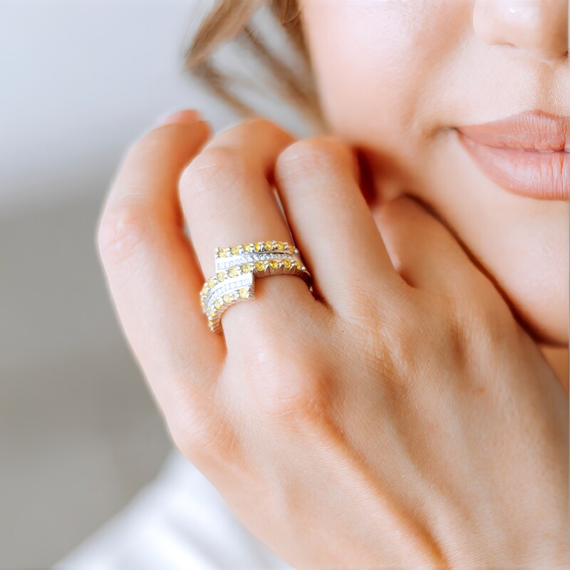 Bague en argent et Scapolite