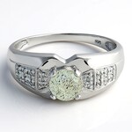 Anello da uomo in argento con Spectrolite