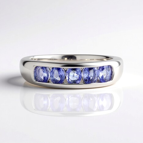 Anello in argento con Tanzanite