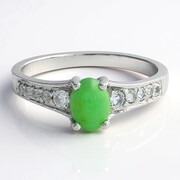 Anillo en plata con Crisoprasa imperial