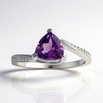 Anello in argento con Ametista Siberiana