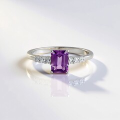 Anello in argento con Ametista Siberiana