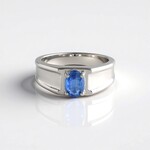 Anello in argento con Cianite del Nepal