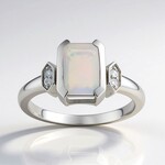 Anello in argento con Opale di Welo