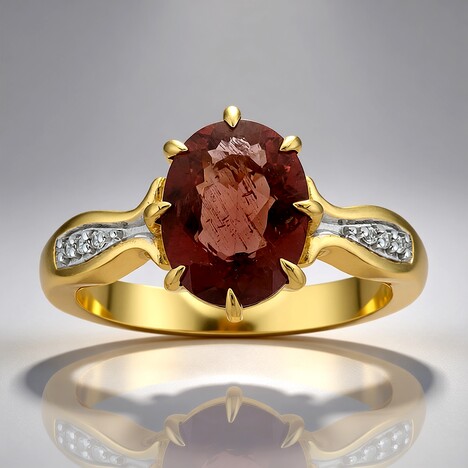 Anello in oro con Apatite Rossa