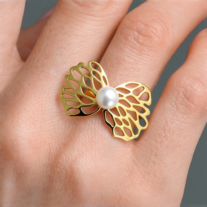 Bague en argent et Perle blanche de culture d'eau douce (TPC)